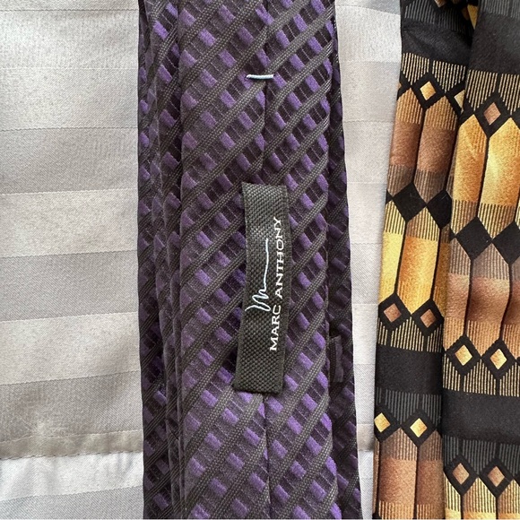 Bundle of 5 Vintage Patterned Silk Ties - Picture 4 of 6